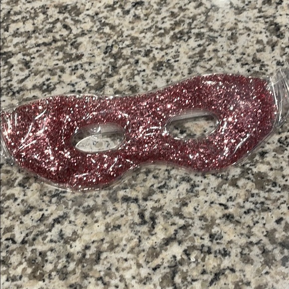 Pink Glitter Gel Eye Mask - Picture 3 of 6